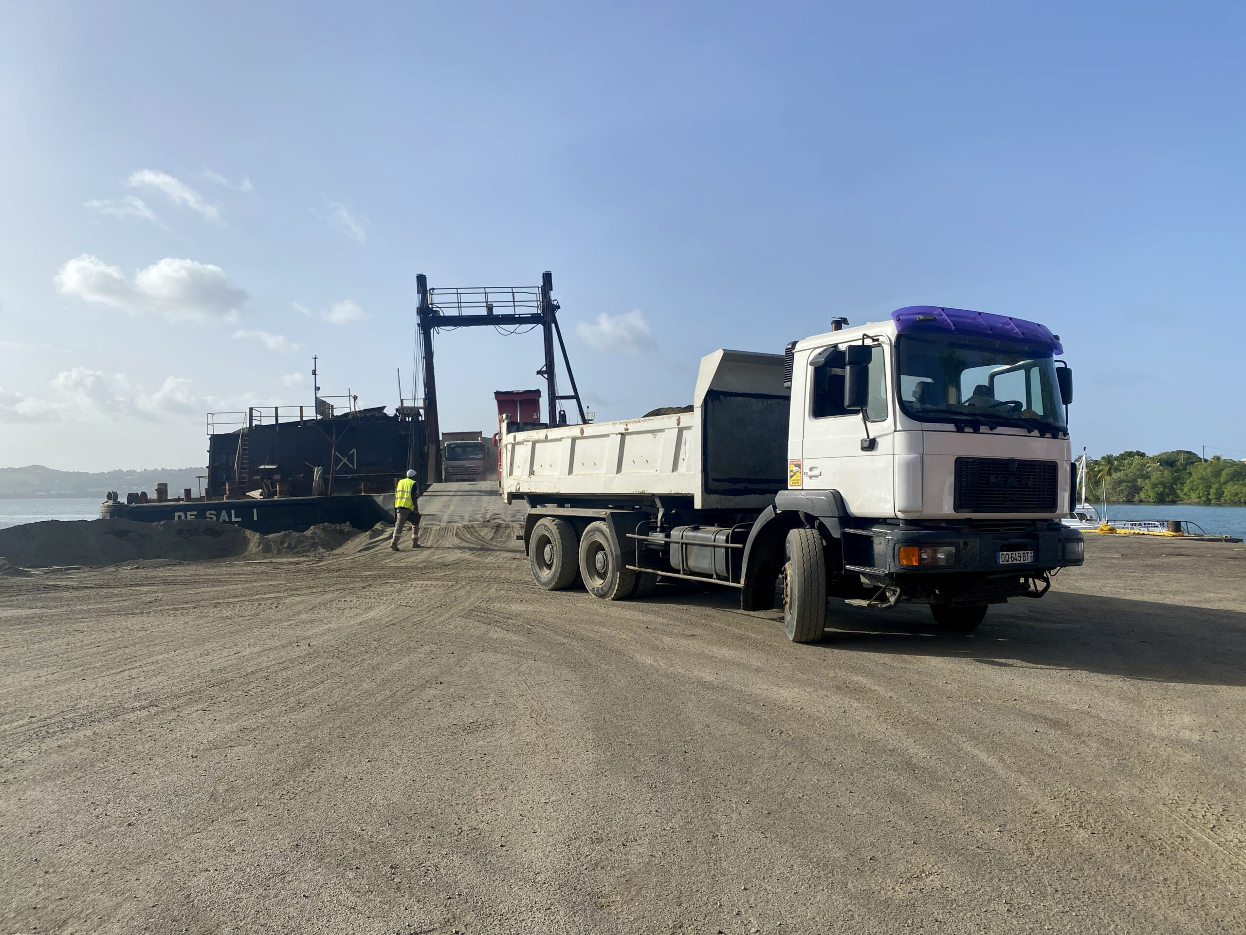 barge livraison granulats Gravillonord Martinique